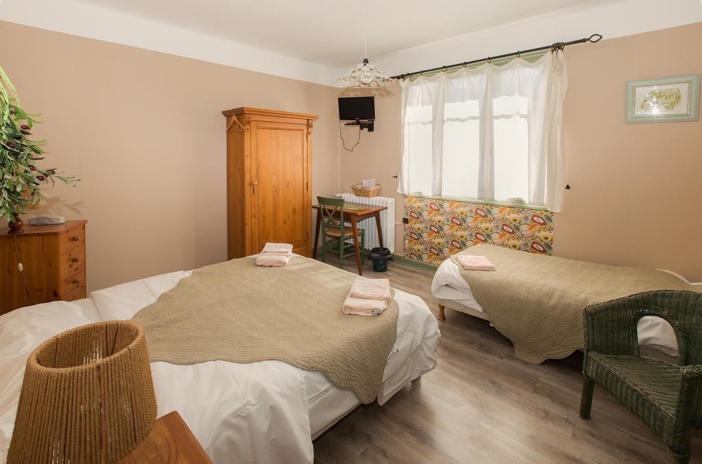 Auberge De L'Escargot D'Or Dieulefit Zewnętrze zdjęcie