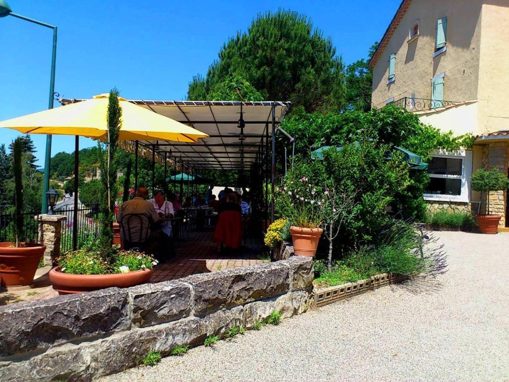Auberge De L'Escargot D'Or Dieulefit Zewnętrze zdjęcie